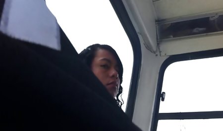 Alami MILF Dayton semi bokep xxx hujan mengunyah keras kontol besar