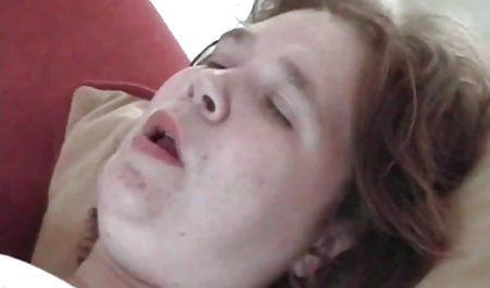 Remaja cewek bokep semi movie seksi Evelyn Hughes mendapat her ketat asshole anal