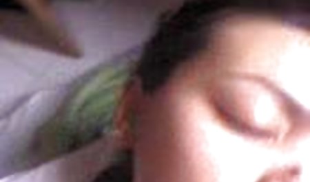 Aku menusuk kulit berwarna bokep semi lucu cewek dengan tindik pukas anal