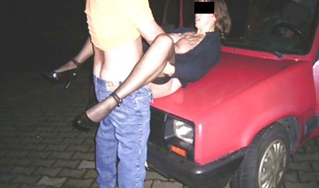 Gadis bermain dengan video bokep semi hd air di Toket besar