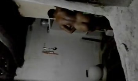 Masturbasi video bokep semi kerajaan di kamar mandi
