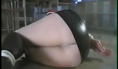 65 TAHUN ISTRI MENGERINGKAN RAMBUT.........Telanjang semi korea tante