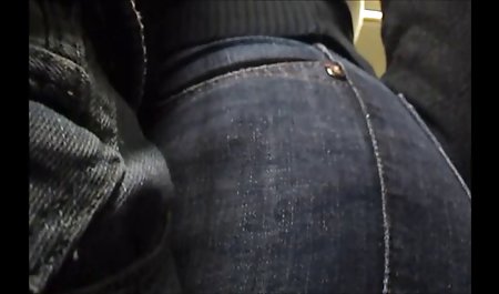 Latina bokep perselingkuhan semi seksi dengan panjang oranye kuku Kuku